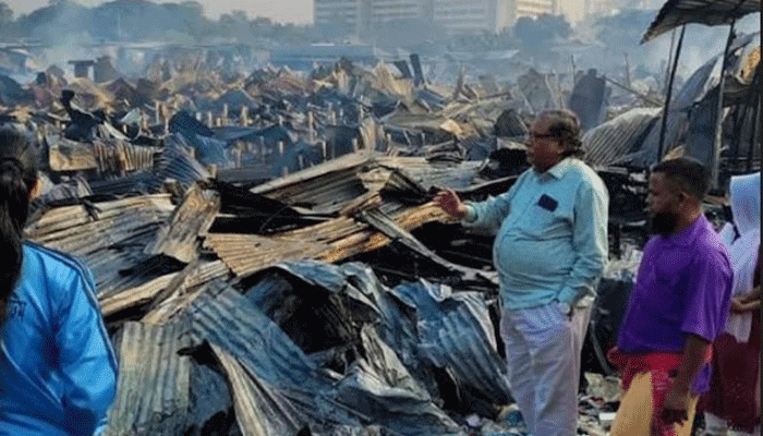 টঙ্গীতে মশার কয়েলে পুড়ে ছাই পাঁচ শ’ ঘর!